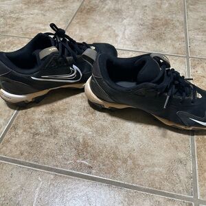 Nike Black and white molded Baseball Cleats